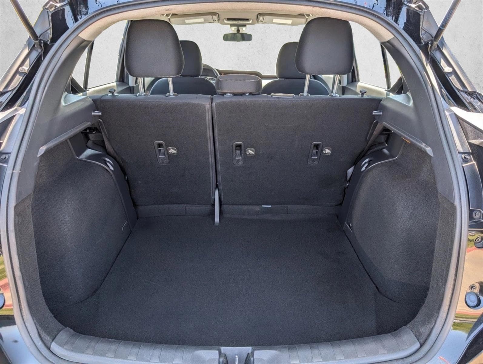2022 Nissan Kicks S - Photo 6