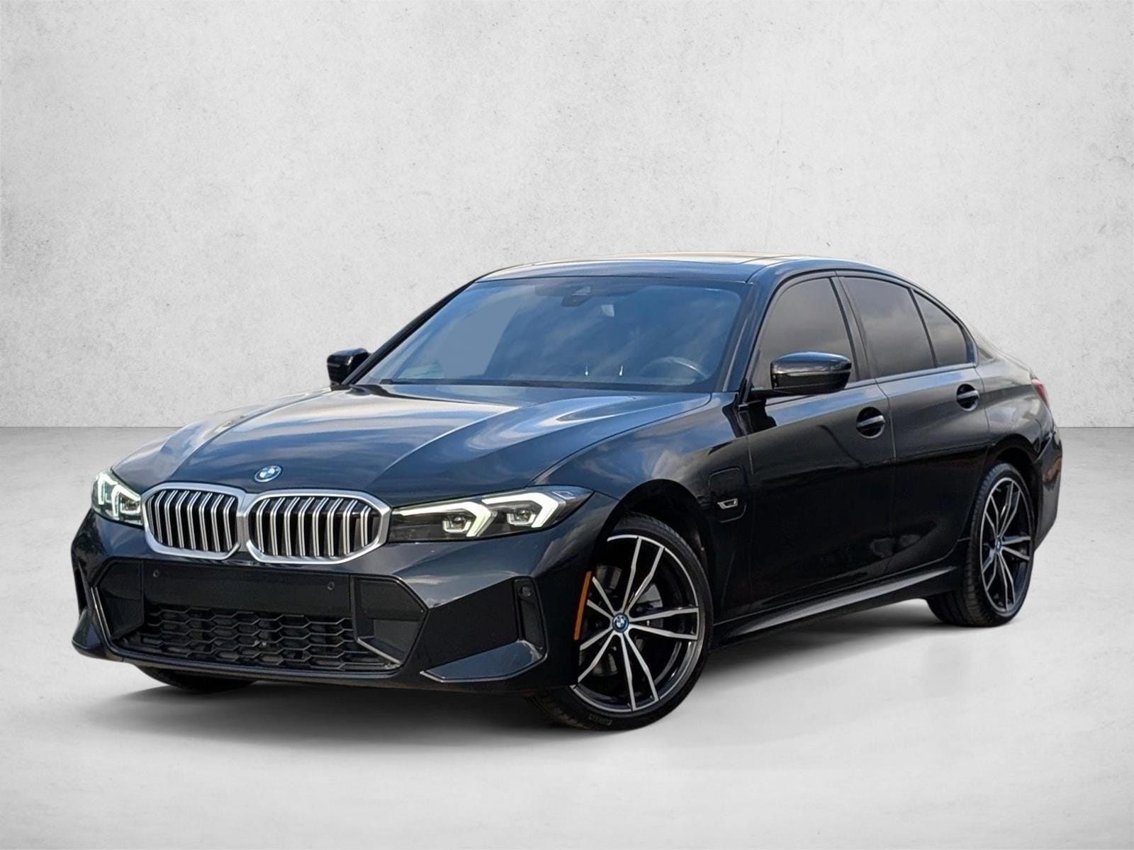 2023 BMW 3 Series 330e Sedan's photo