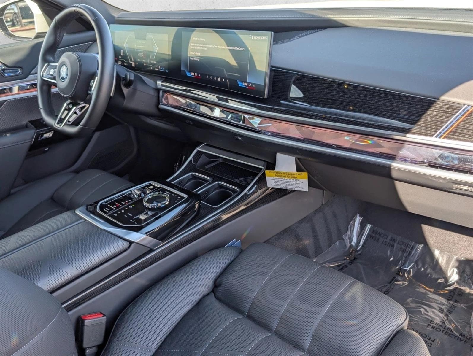 2026 BMW 7 Series 750e - Photo 24