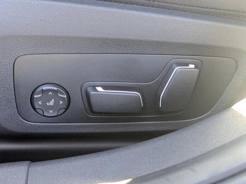 New 2026 BMW 330i Sedan