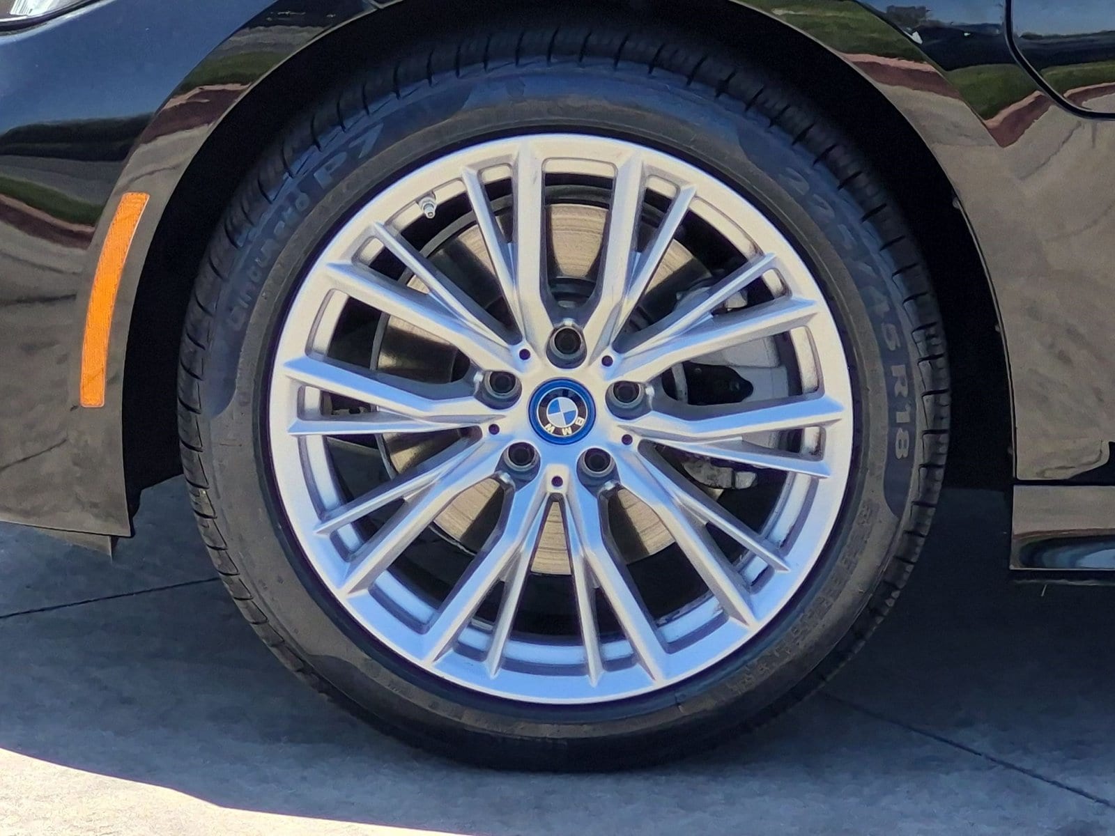 2024 BMW 3 Series 330e - Photo 25