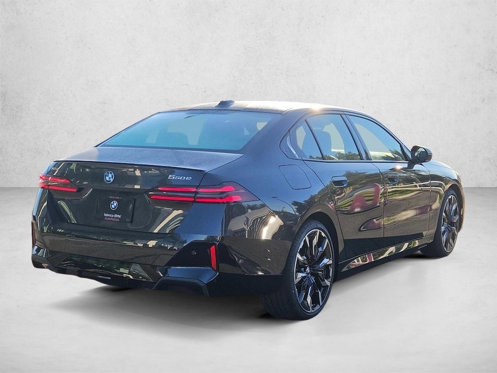 New 2027 BMW 550e xDrive Sedan