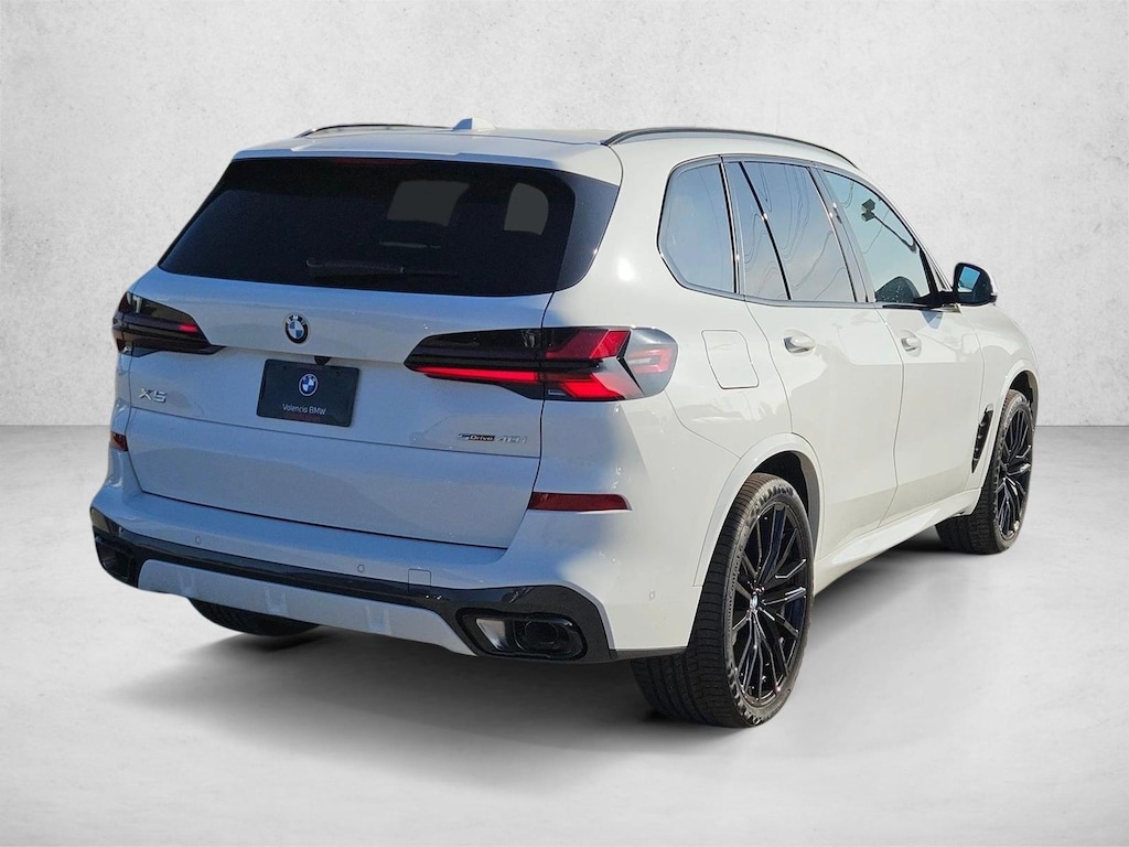 New 2026 BMW X5 sDrive40i SUV