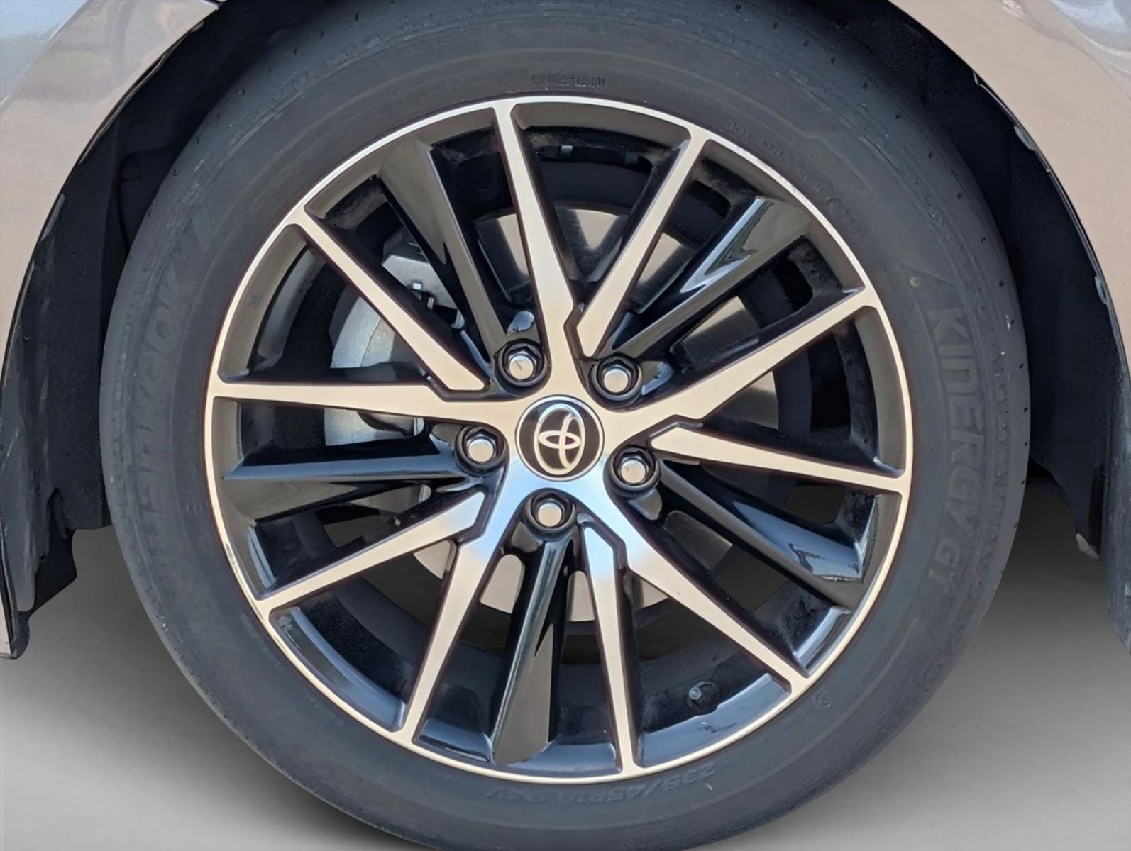2021 Toyota Camry SE - Photo 10