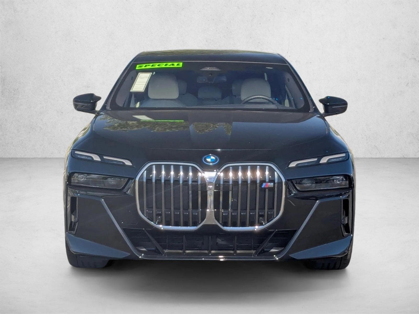 2024 BMW i7 M70 photo 6