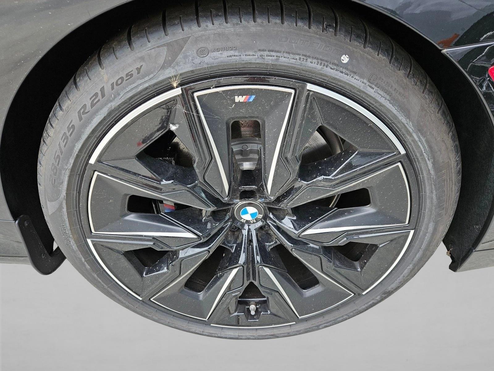 2025 BMW i7 60 - Photo 9