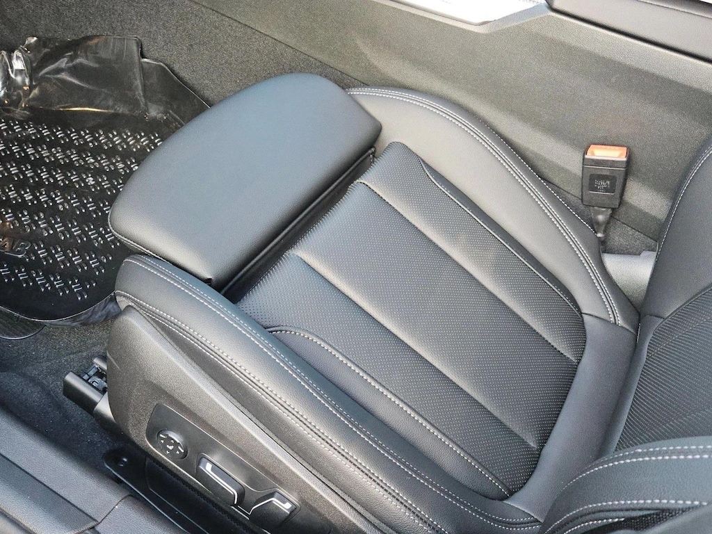 New 2026 BMW 330i Sedan
