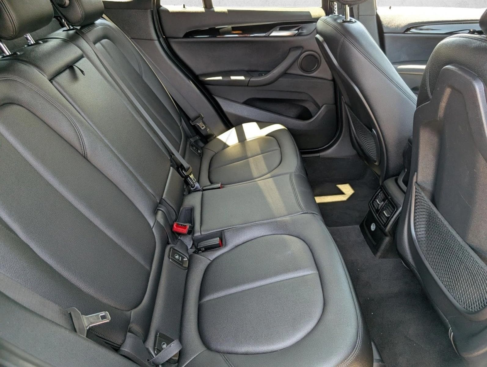 2017 BMW X1 28i - Photo 19