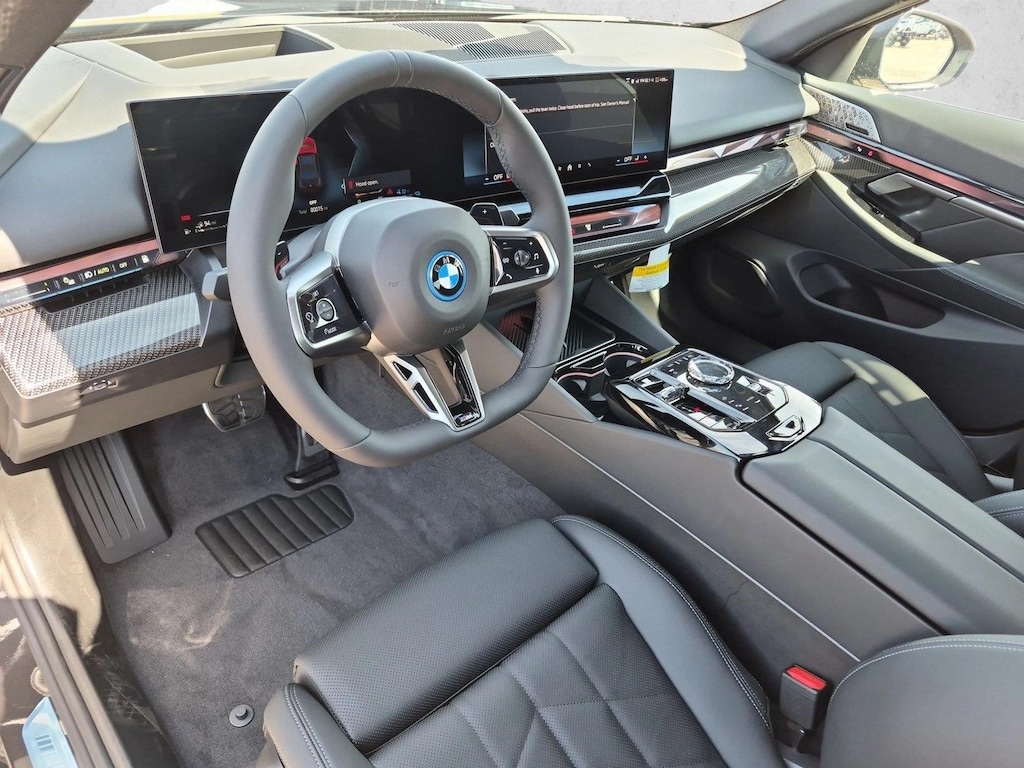 New 2027 BMW 550e xDrive Sedan