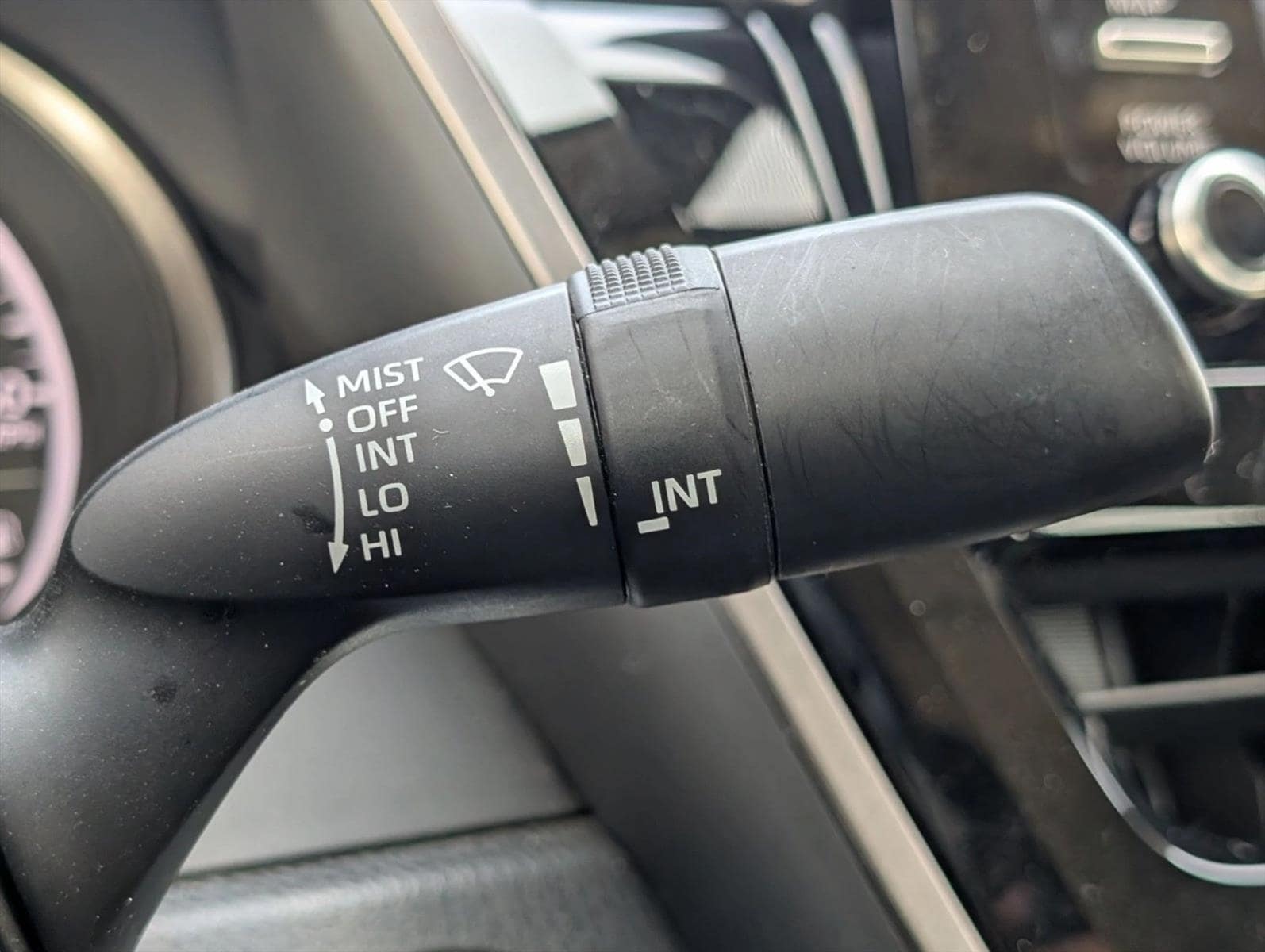 2021 Toyota Camry SE - Photo 14