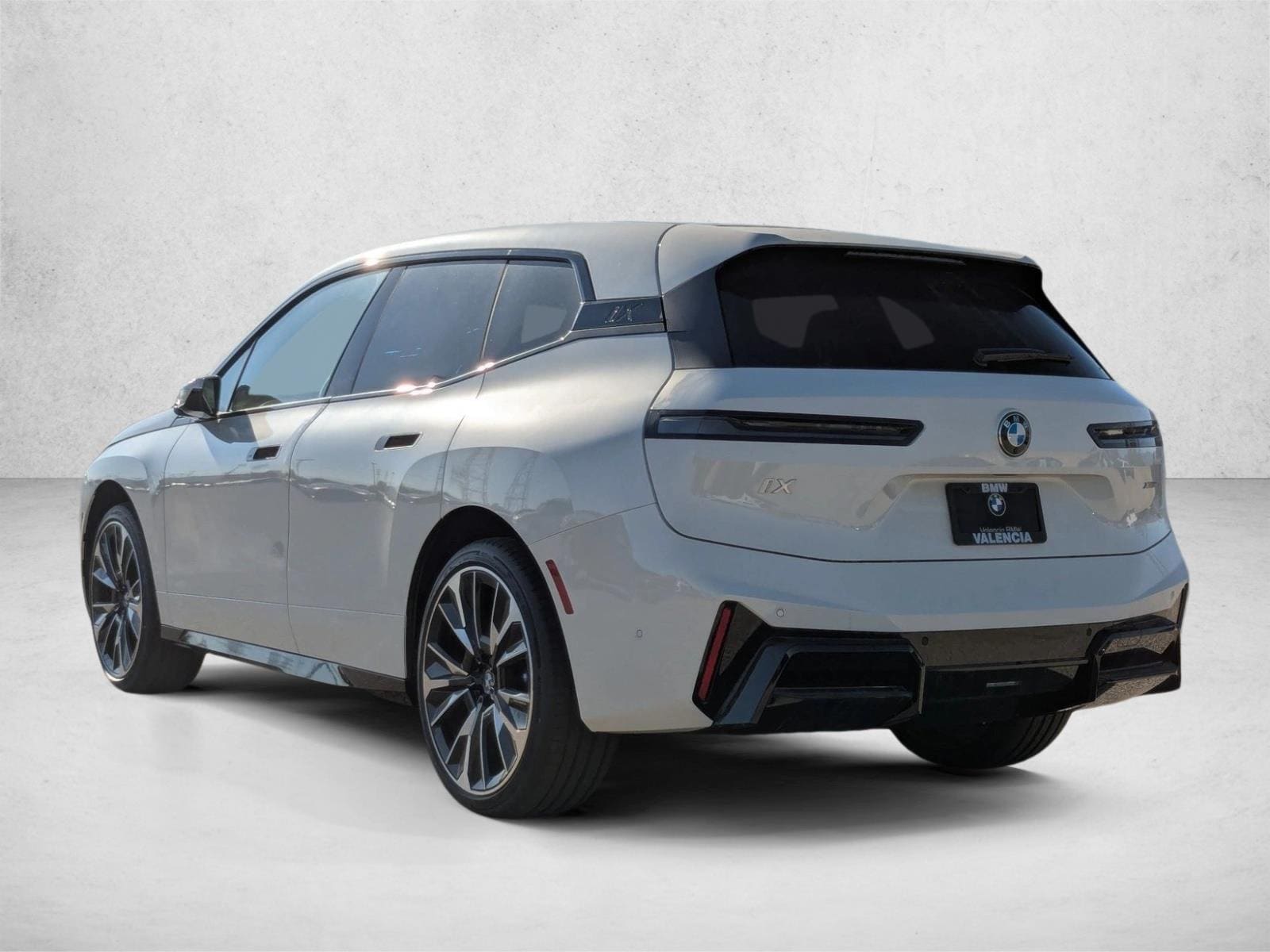 2026 BMW iX 60 - Photo 9