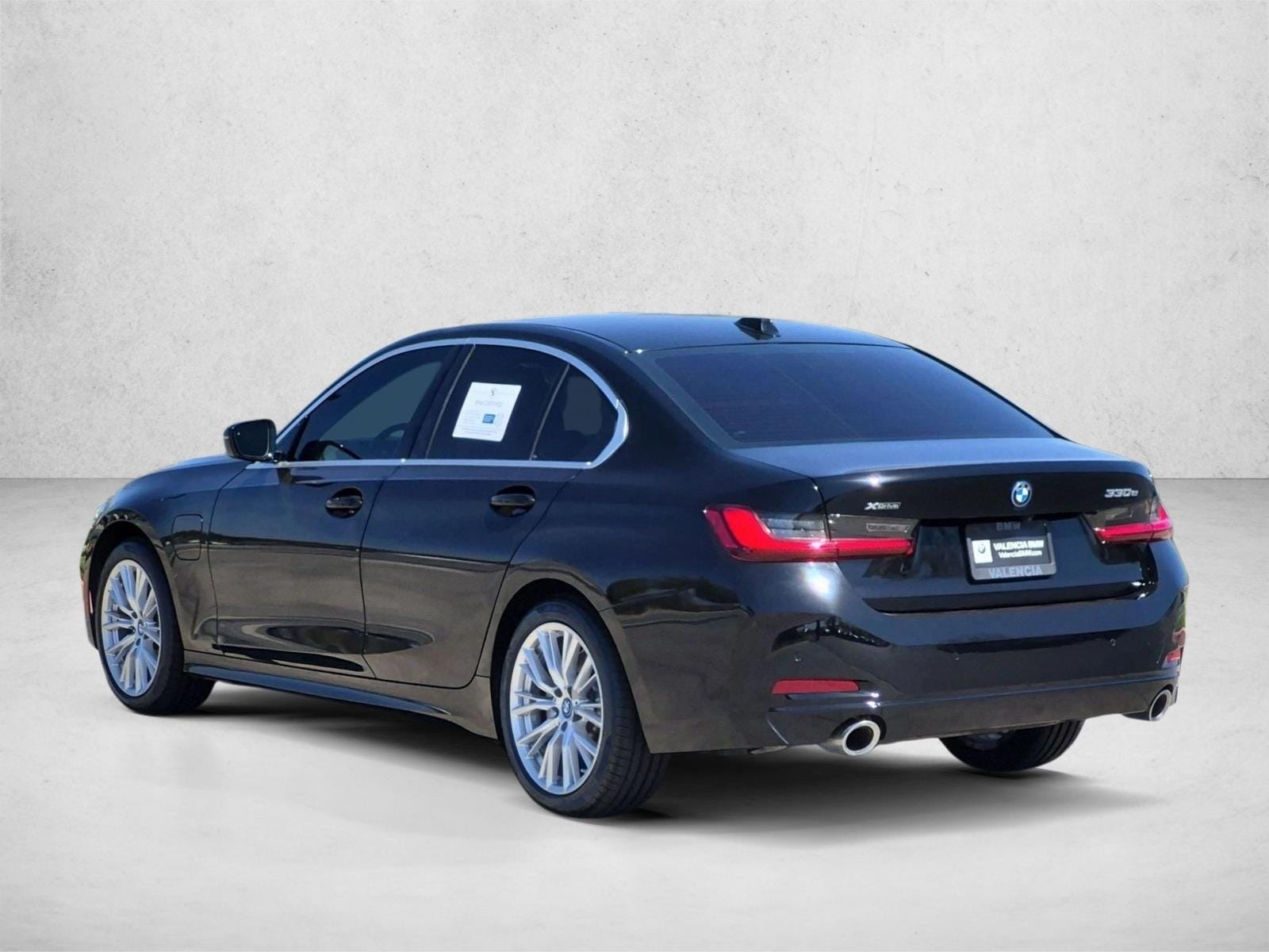 2024 BMW 3 Series 330e - Photo 8