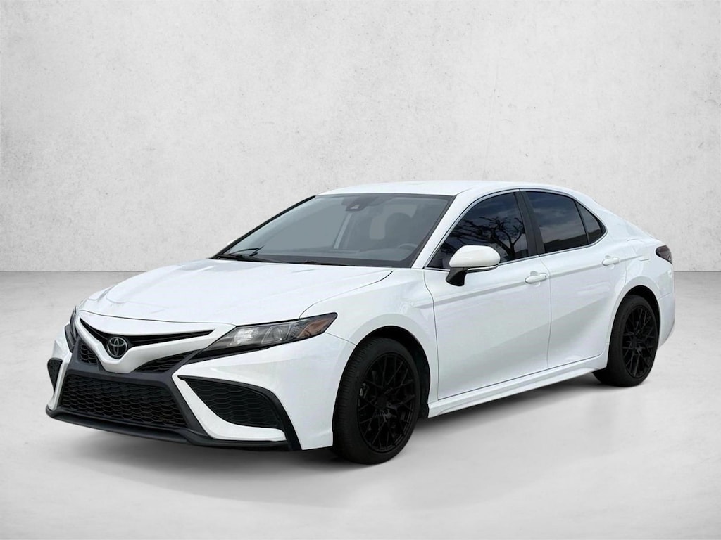 Used 2022 Toyota Camry SE Sedan