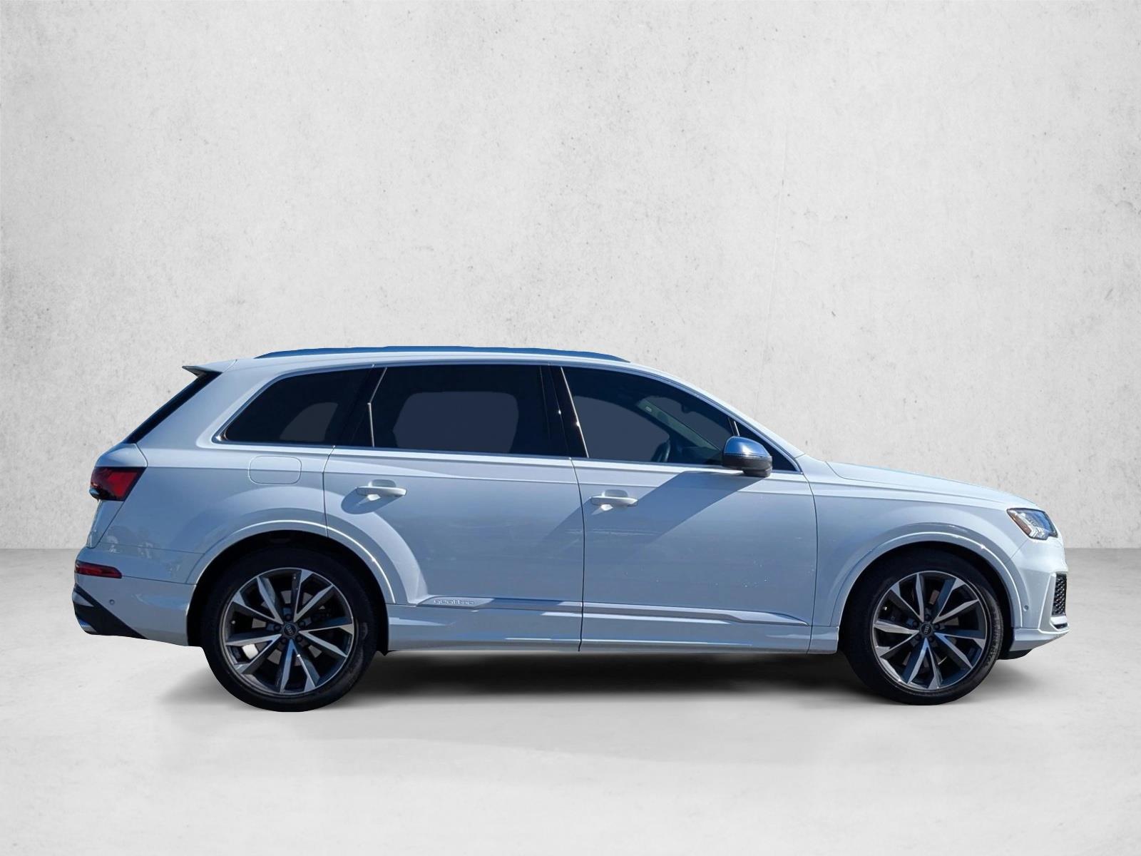 2023 Audi SQ7 Premium Plus photo 3