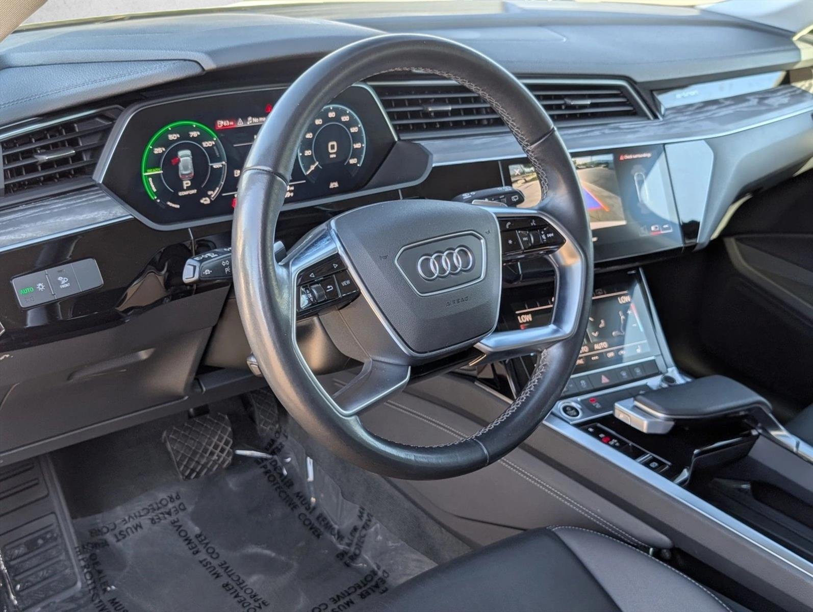 2023 Audi e-tron Premium - Photo 10