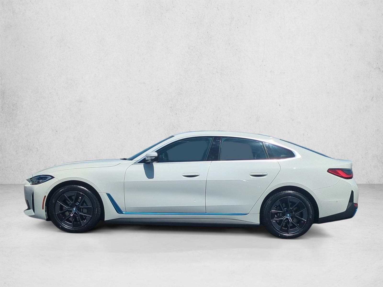 2023 BMW i4 35 - Photo 9