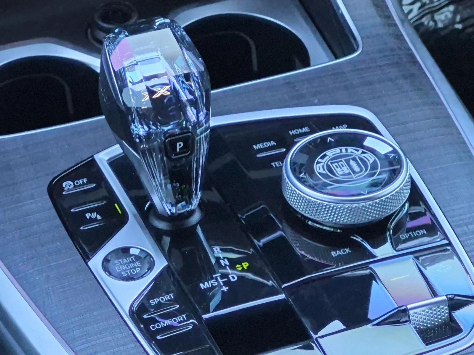 2025 BMW X7 ALPINA XB7 - Photo 12