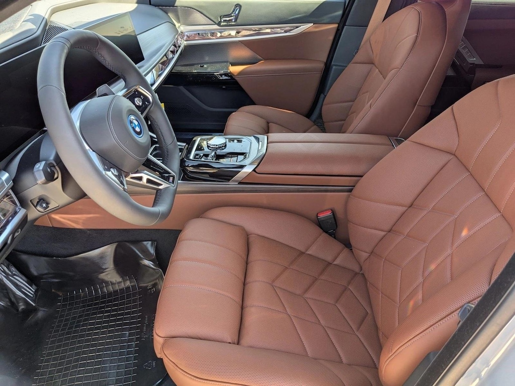 New 2026 BMW 750e xDrive Sedan