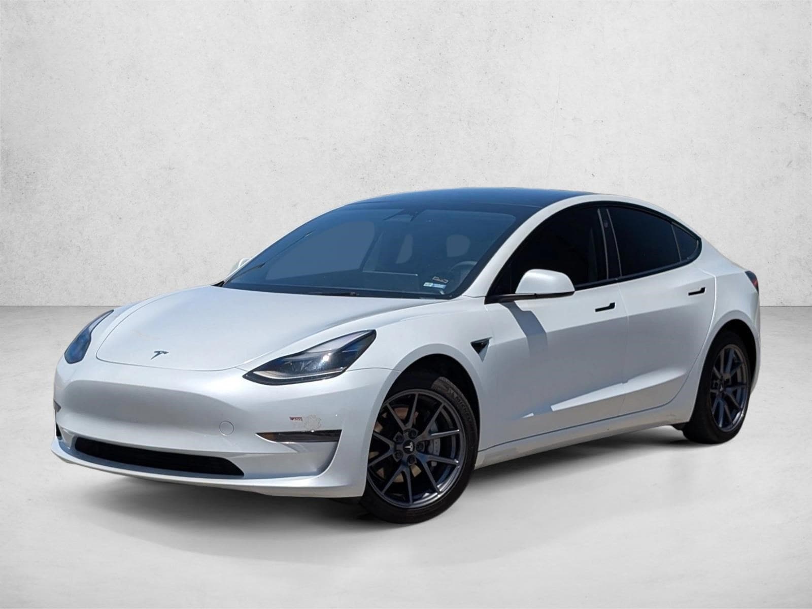 2023 Tesla Model 3 -'s photo