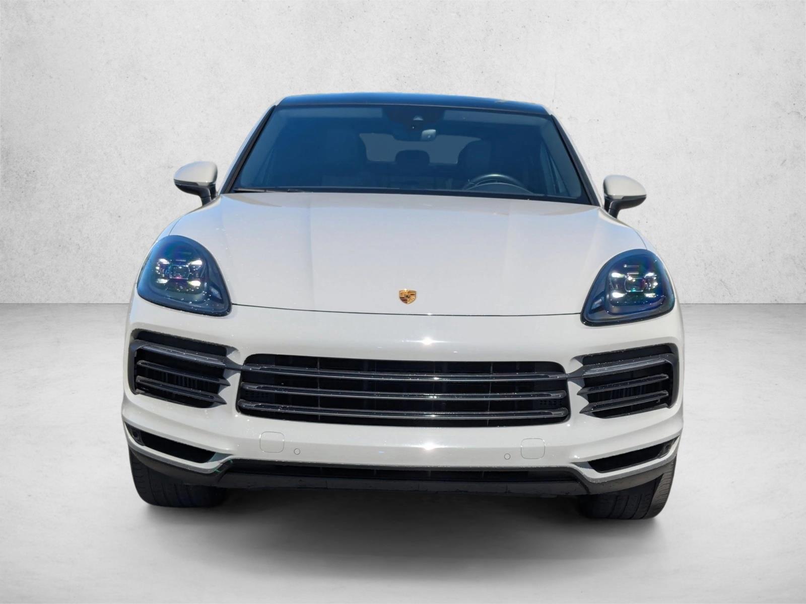 2022 Porsche Cayenne Coupe photo 2