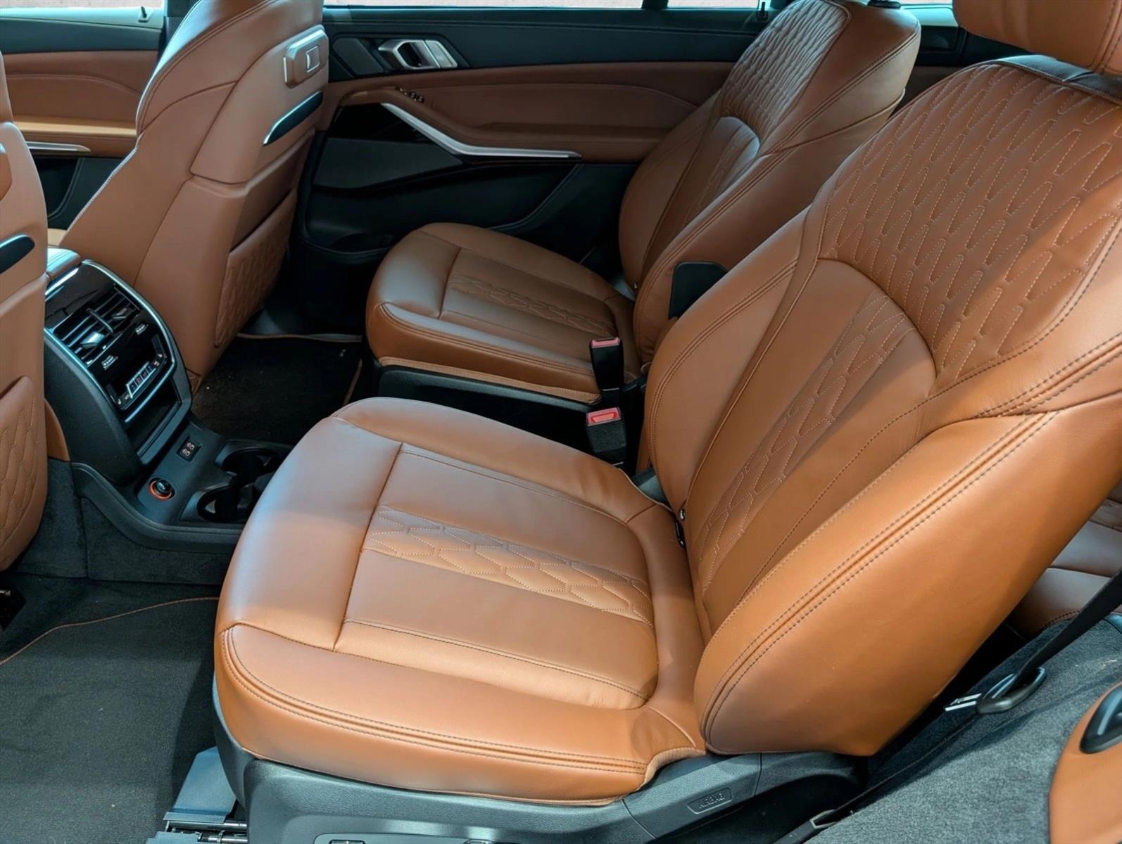 2026 BMW X7 ALPINA XB7 - Photo 16