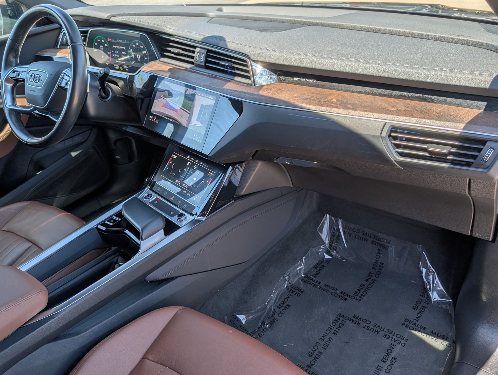 2022 Audi e-tron Premium - Photo 24