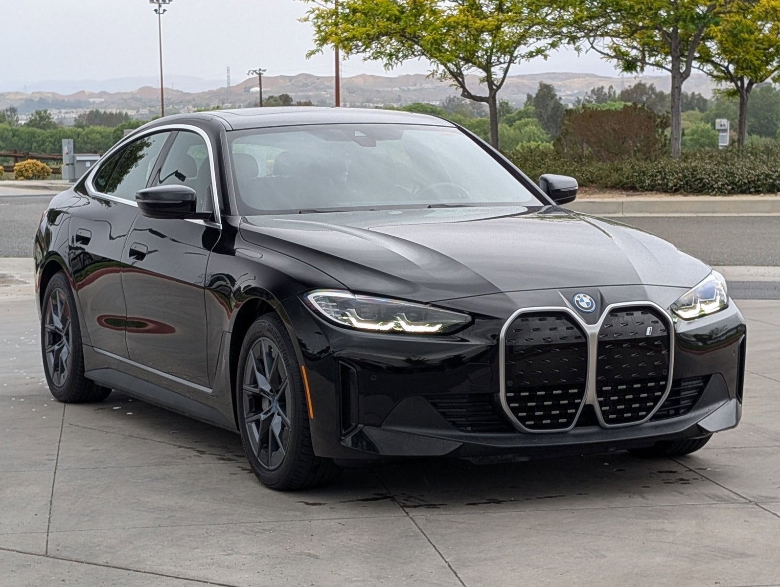 2023 BMW i4 eDrive35 photo 2