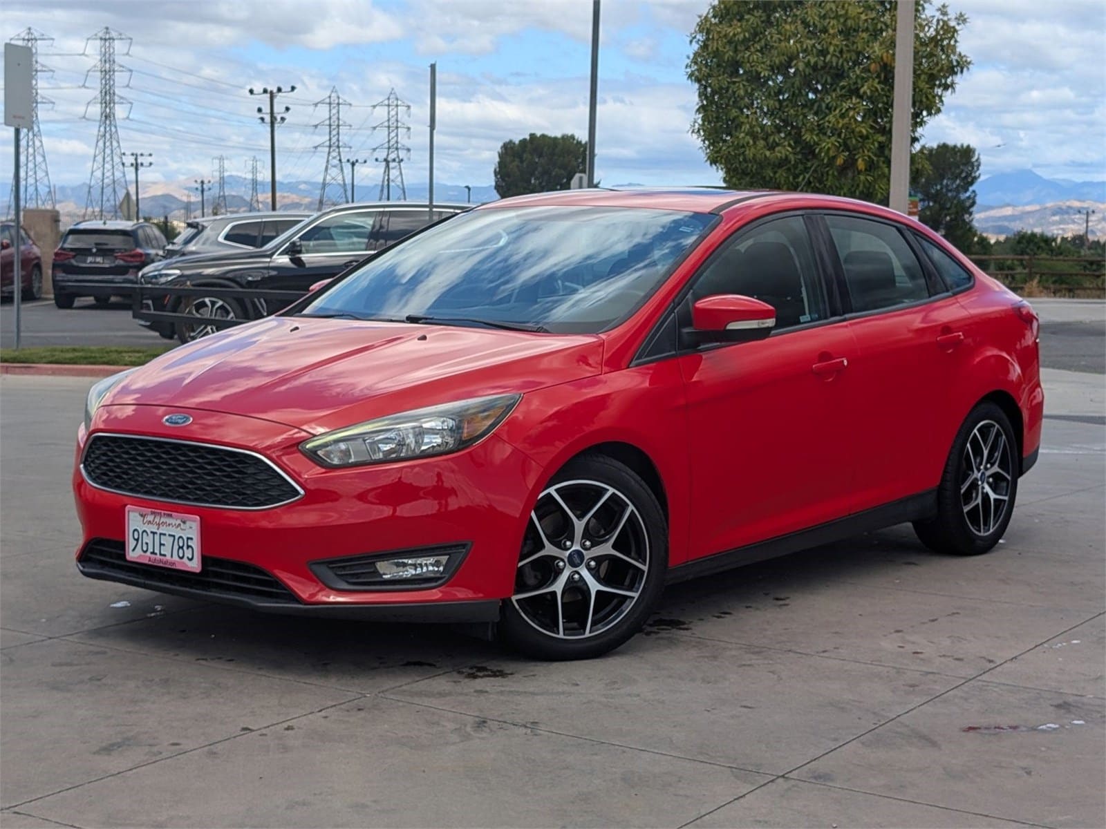 2017 Ford Focus Sedan SEL's photo