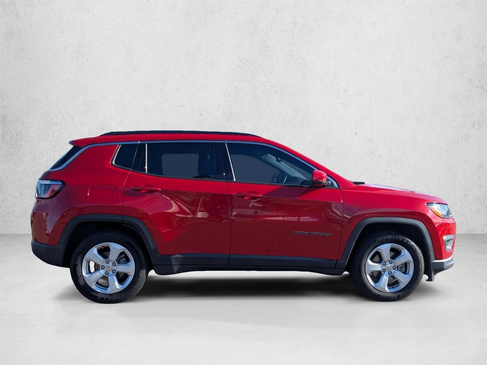 2021 Jeep Compass Latitude photo 4