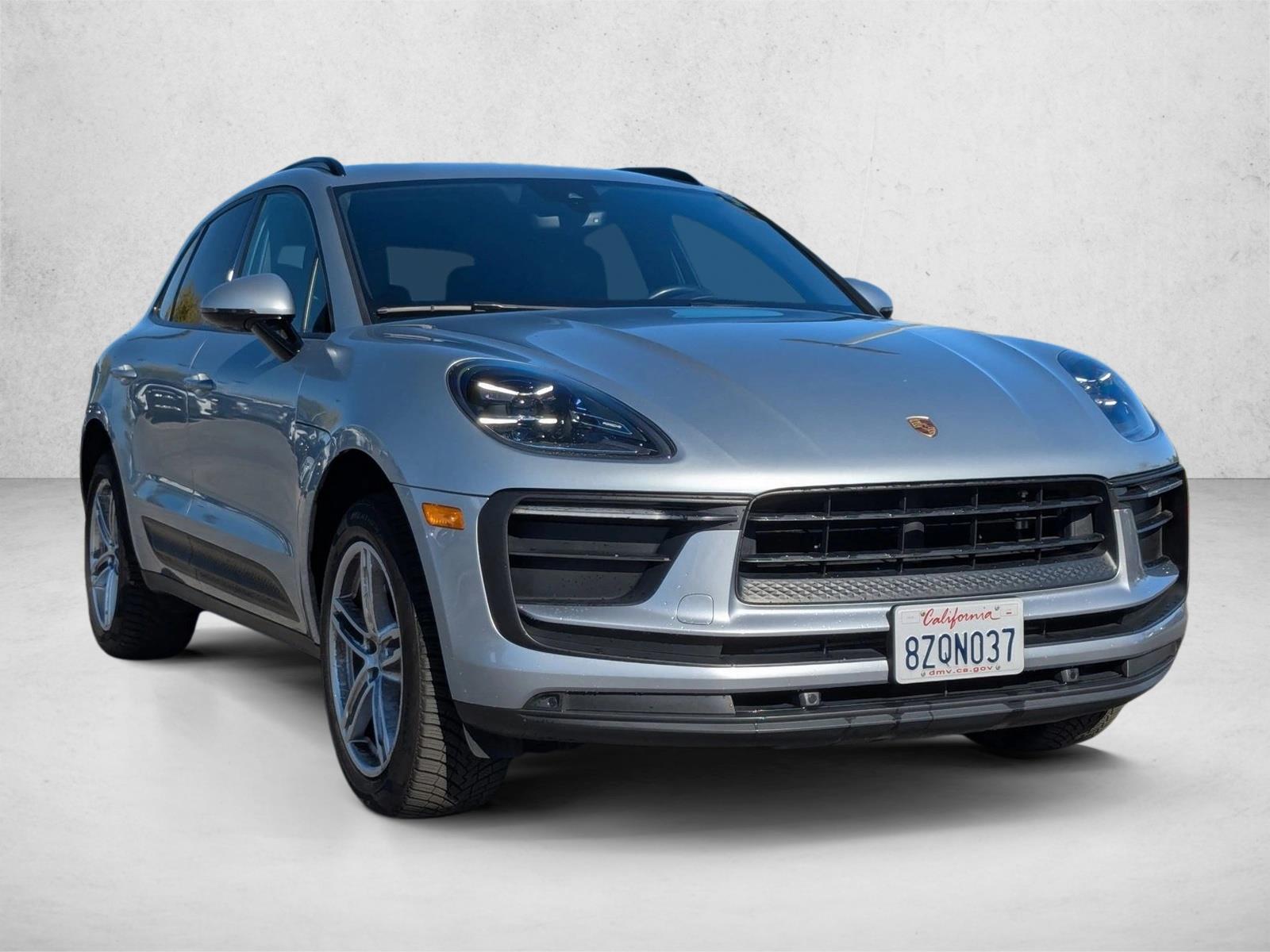 2022 Porsche Macan photo 3
