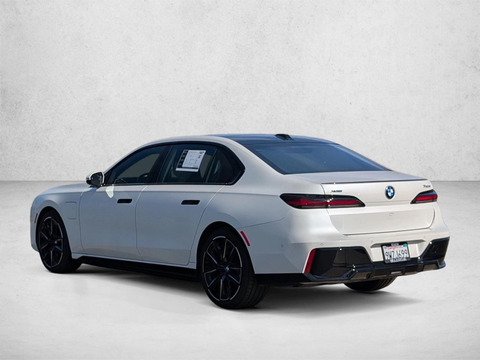 2026 BMW 7 Series 750e - Photo 8
