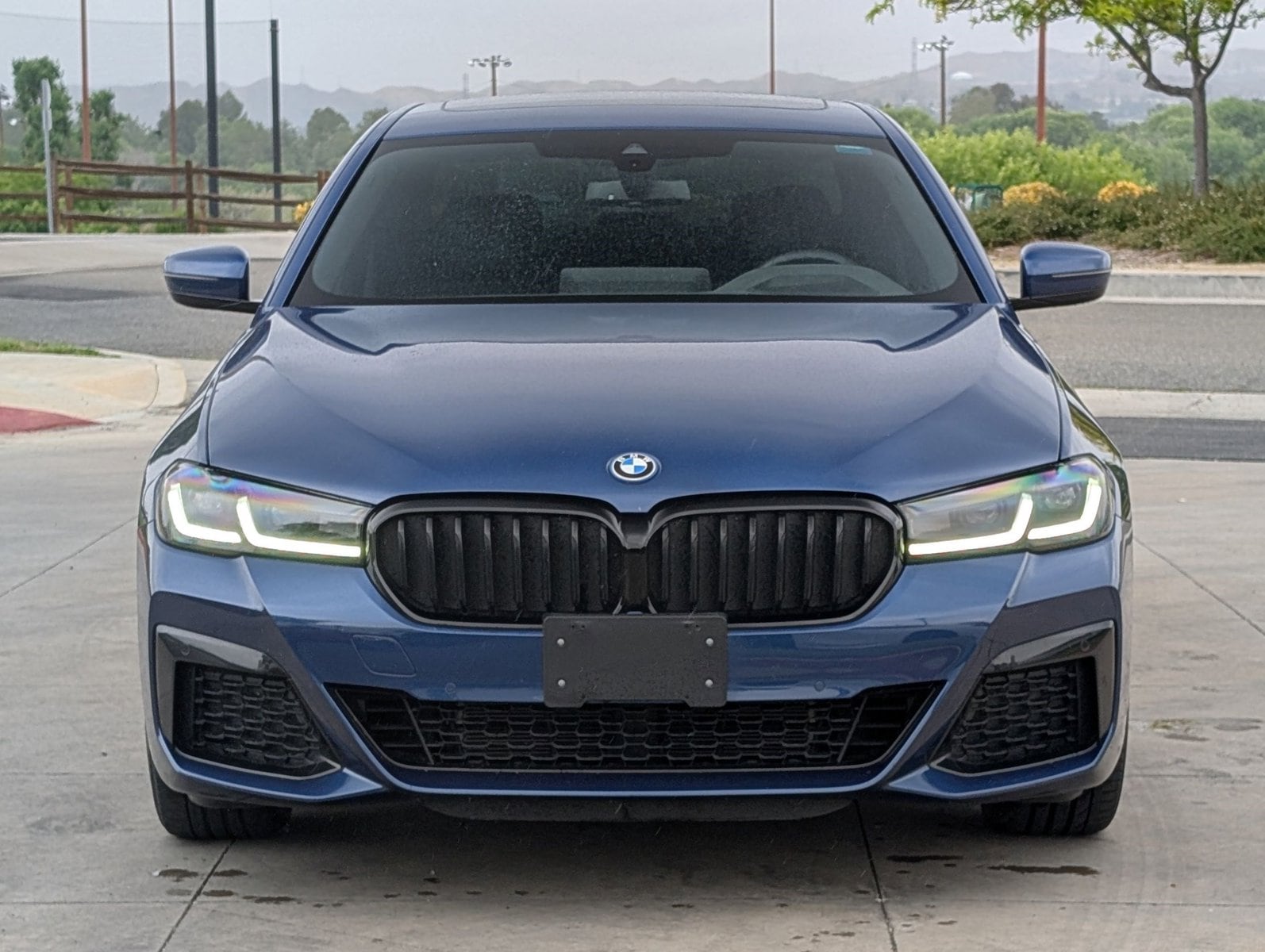 2023 BMW 530e photo 2