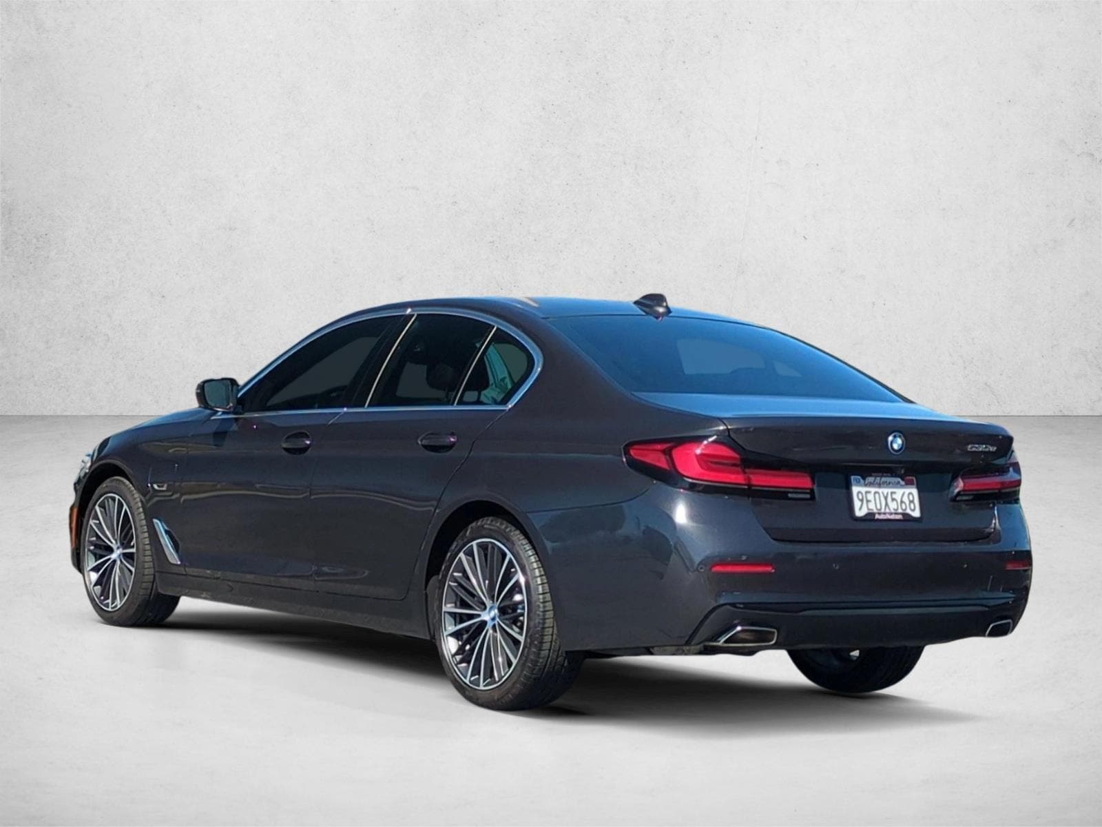 2023 BMW 530e photo 3