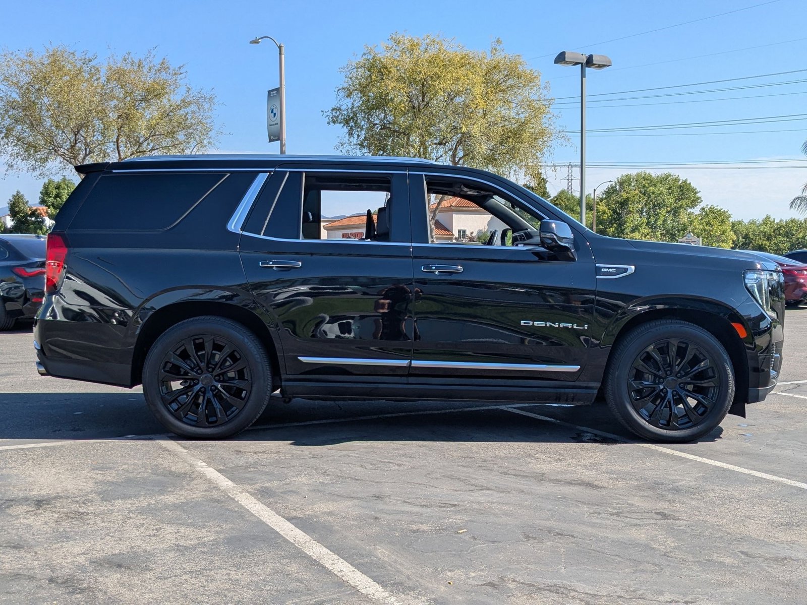 2021 Gmc Yukon Denali photo 4