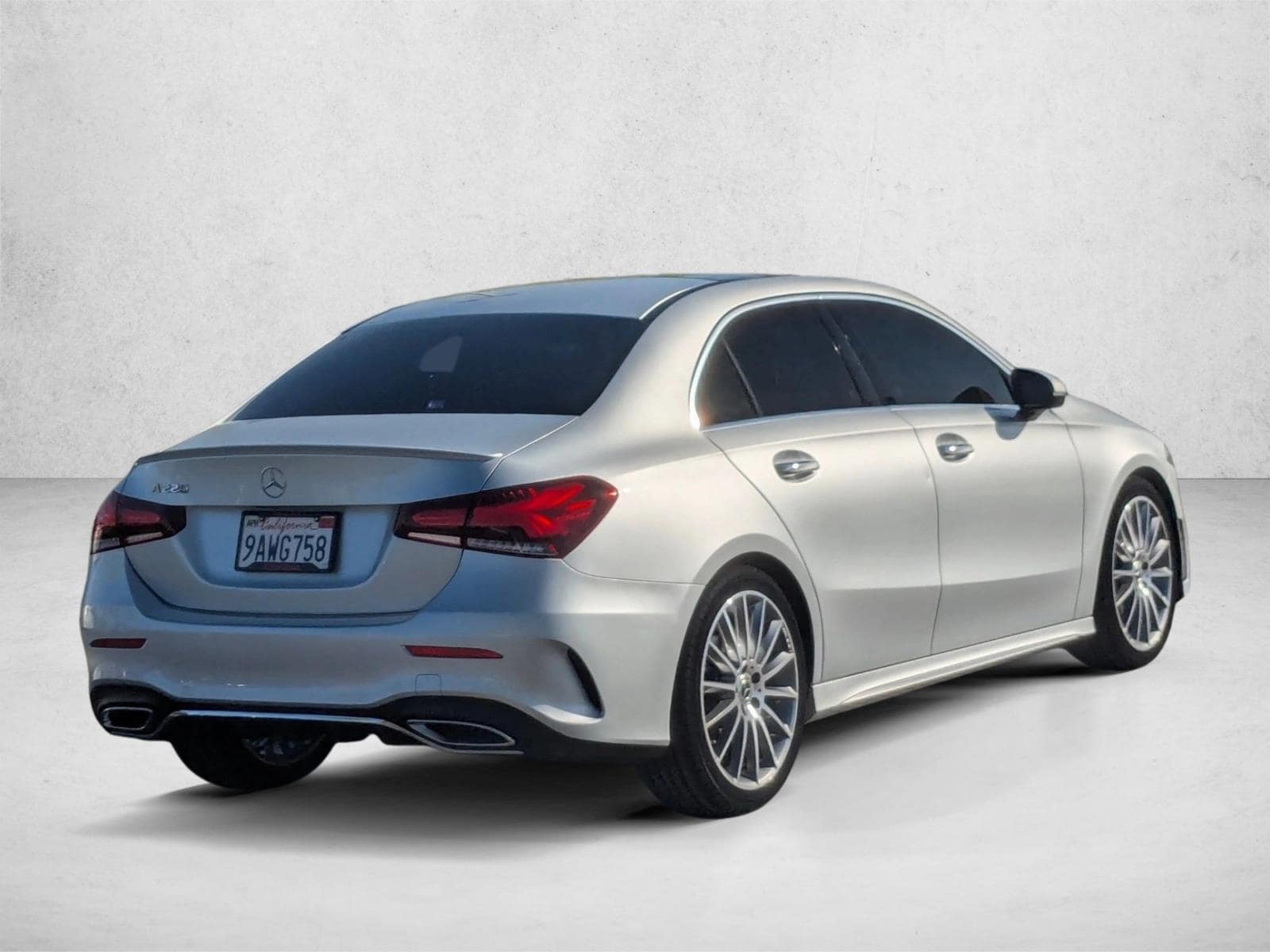 2022 Mercedes-Benz A-Class A 220 photo 5