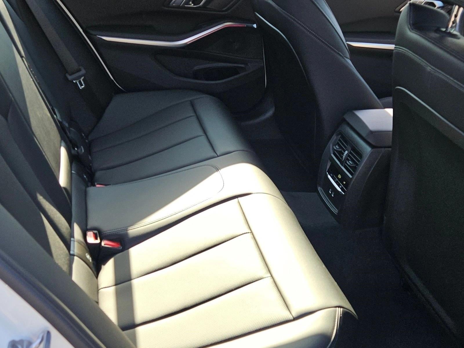 2026 BMW 3 Series 330i - Photo 21