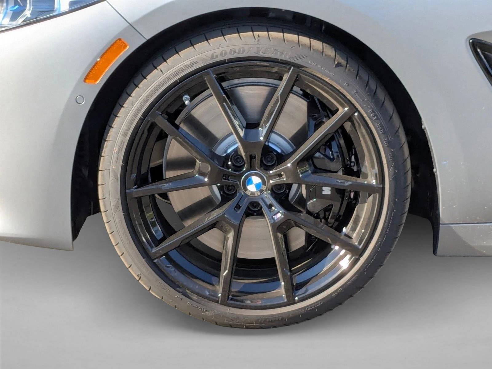 2026 BMW 8 Series 840i - Photo 10
