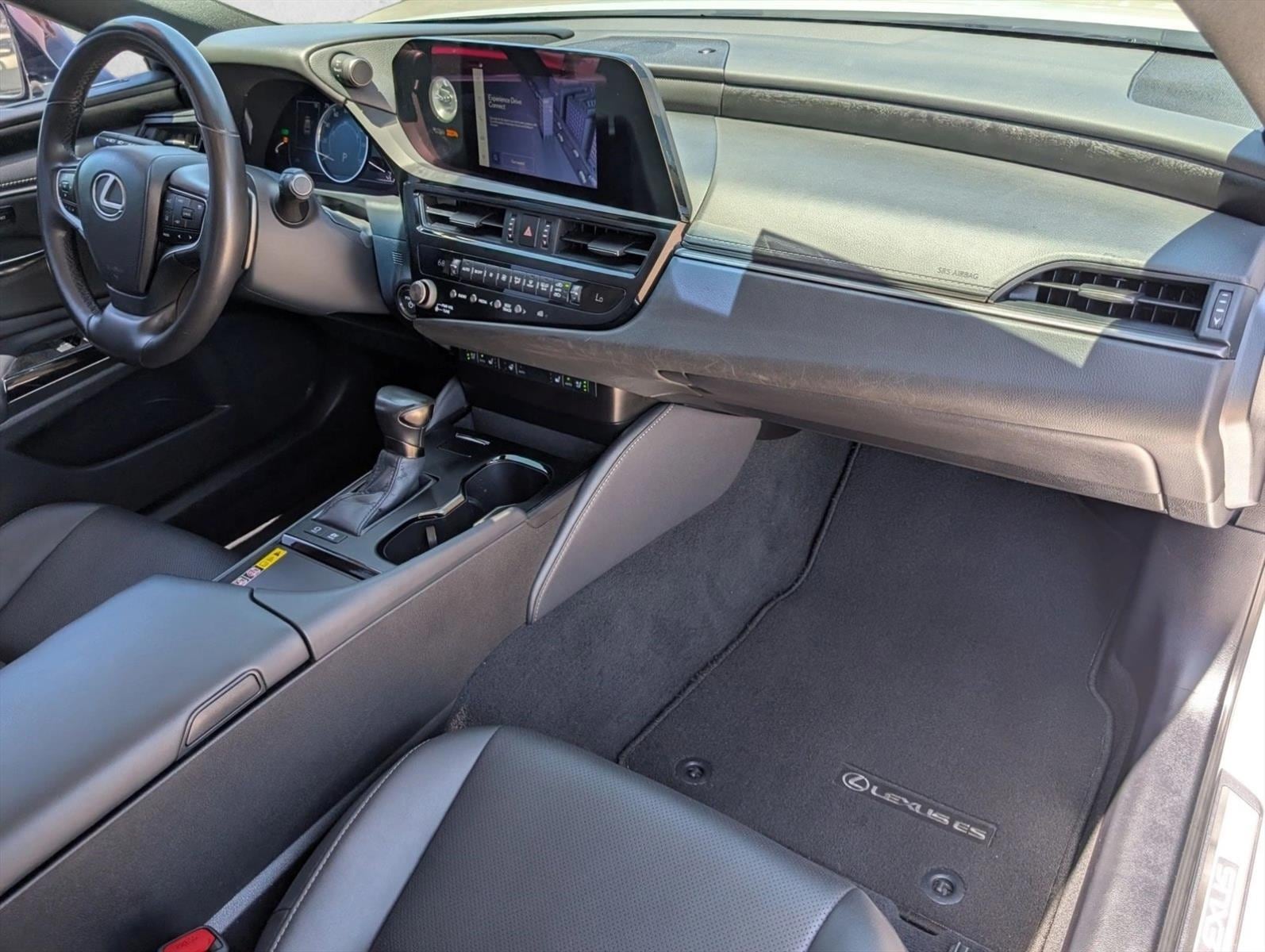 2024 Lexus ES Hybrid 300h - Photo 22