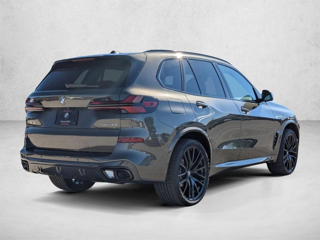 New 2026 BMW X5 sDrive40i SUV