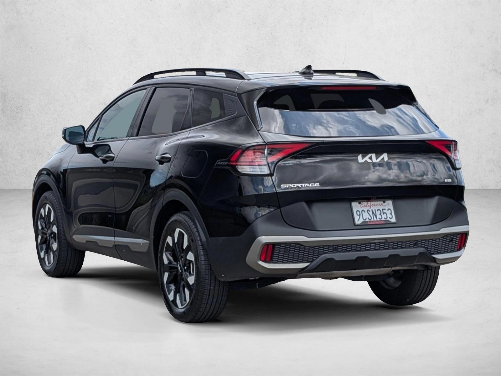 2023 Kia Sportage X-Line photo 3