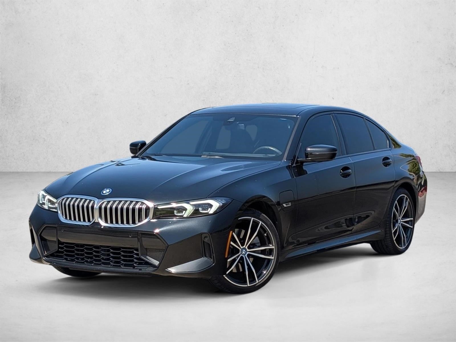 2023 BMW 3 Series 330e Sedan's photo