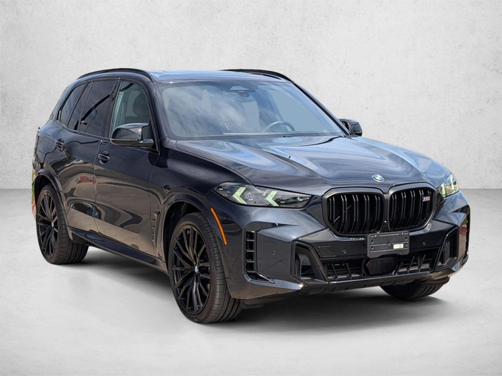 2025 BMW X5 M60i photo 2
