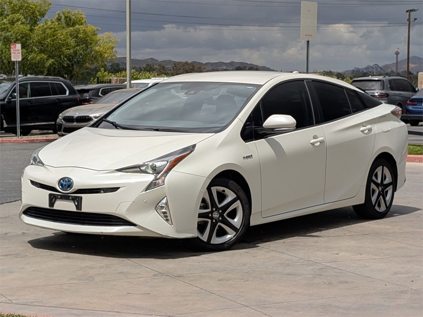 2017 Toyota Prius Three's photo