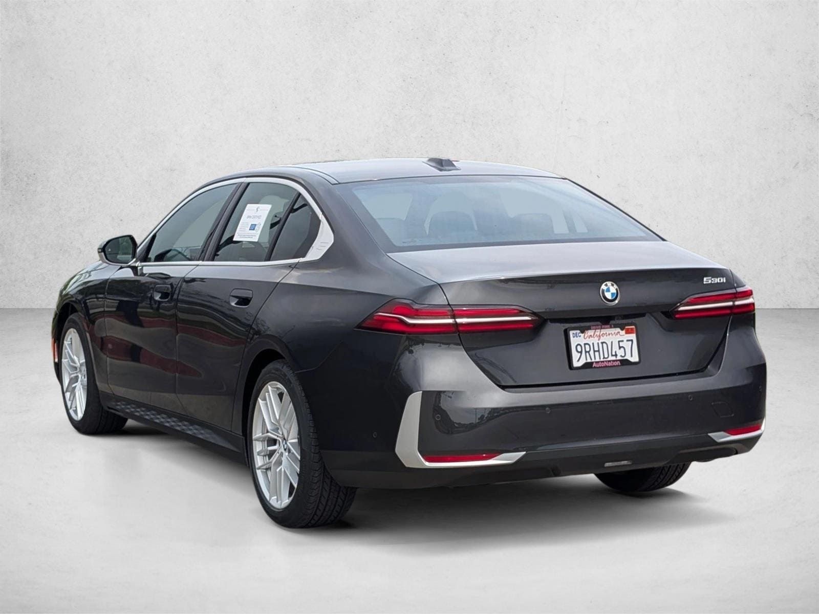 2025 BMW 530i photo 3