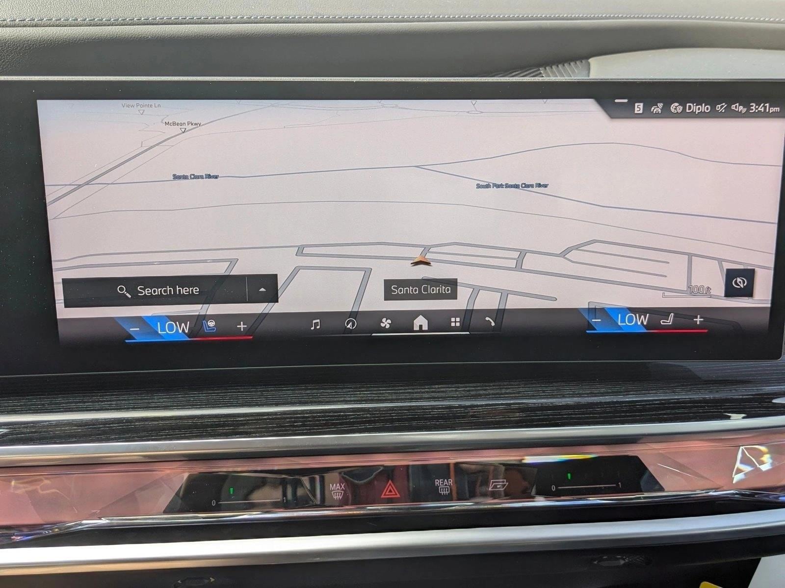 2025 BMW 7 Series 750e - Photo 13