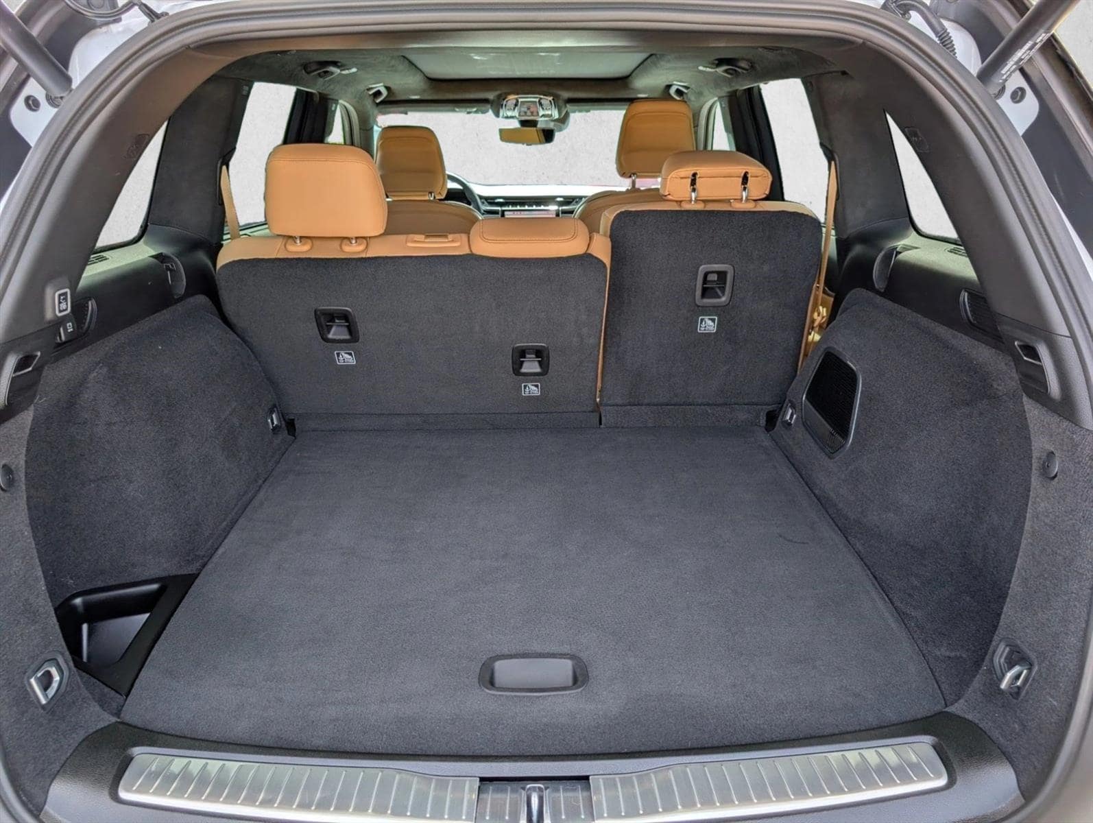 2024 Jeep Grand Cherokee Summit photo 5