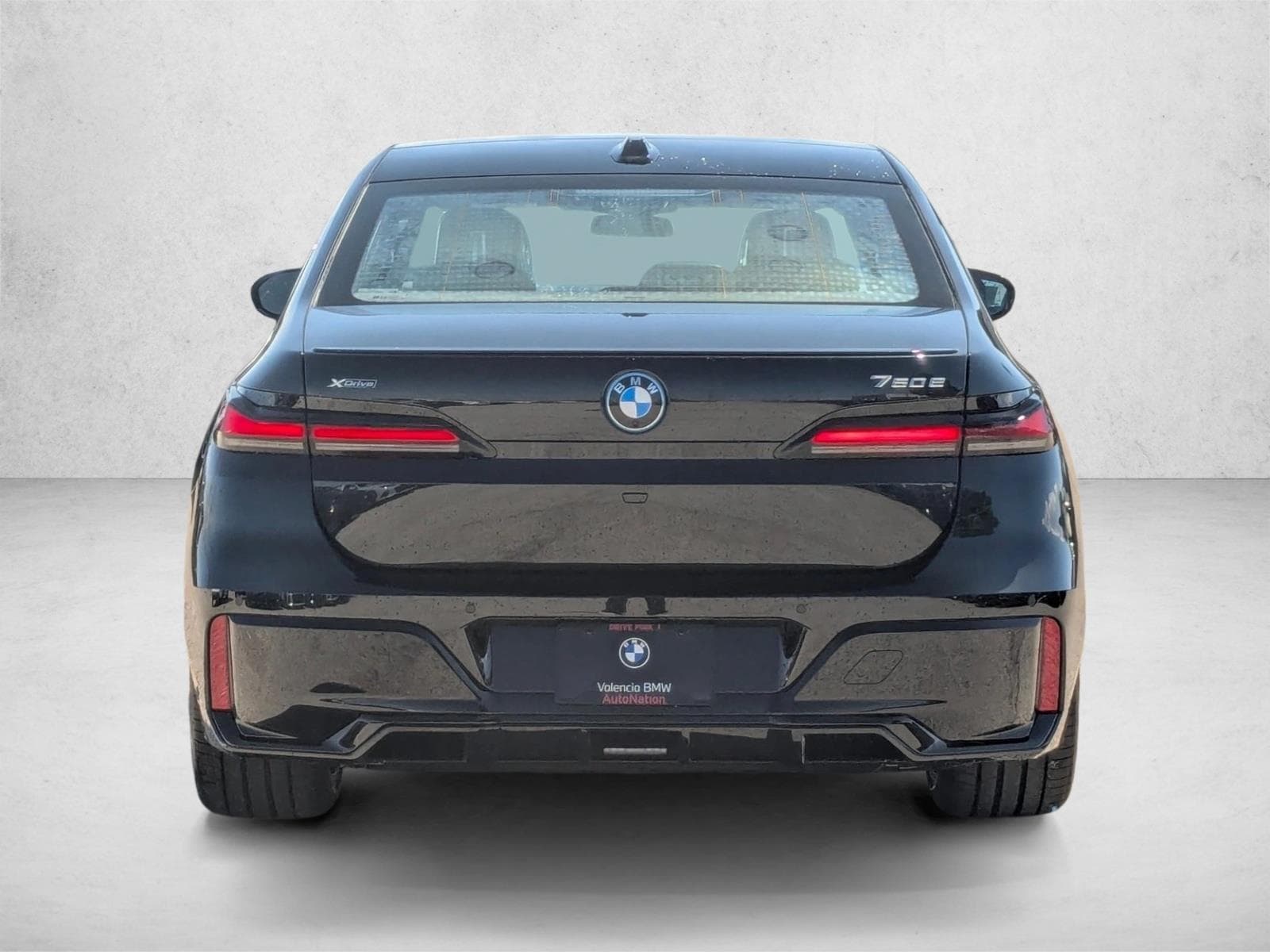 2026 BMW 7 Series 750e - Photo 8