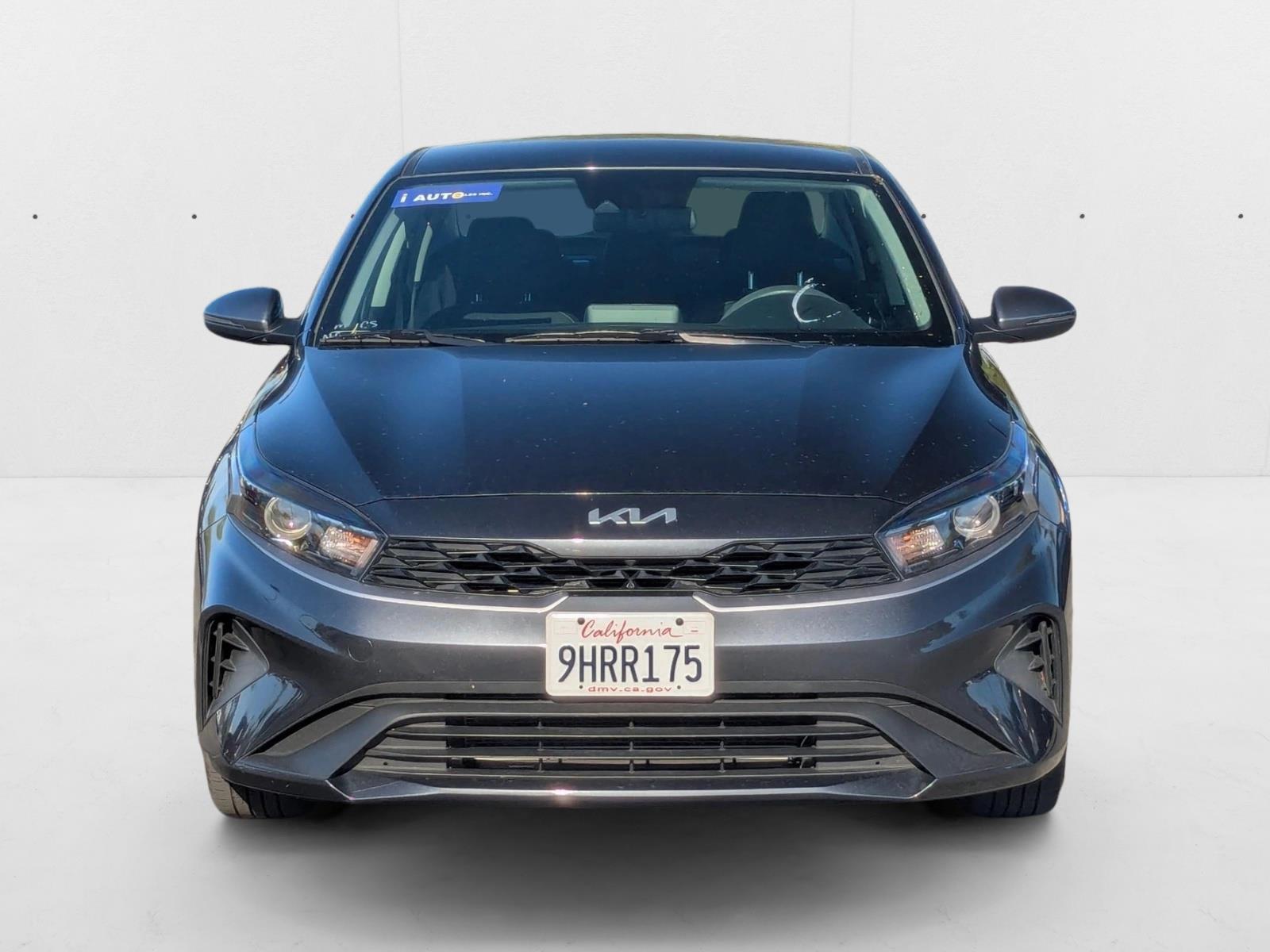 2023 Kia Forte LXS photo 2