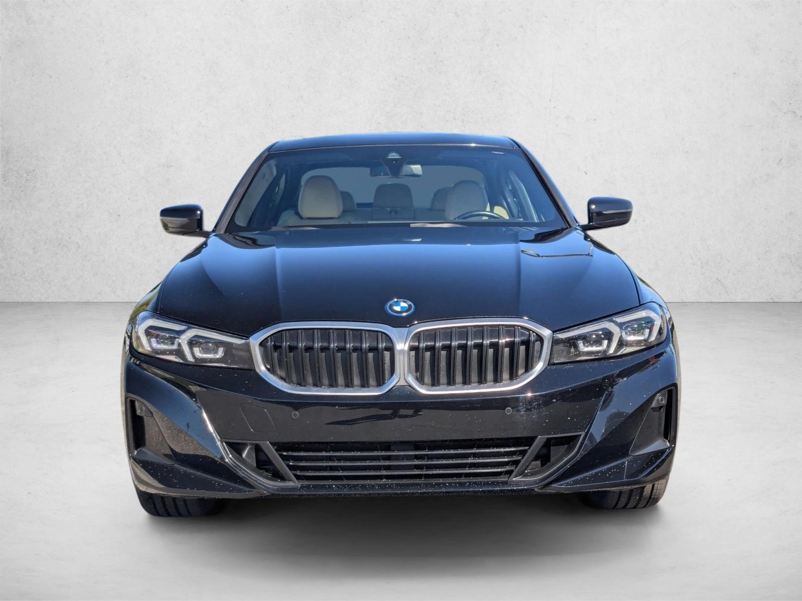 2023 Bmw 330e Sedan photo 2