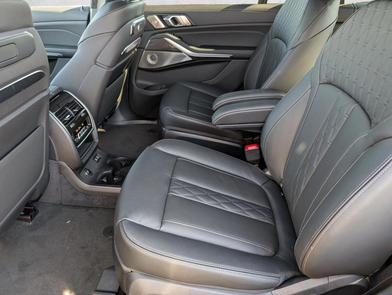 2026 BMW X7 ALPINA XB7 - Photo 14